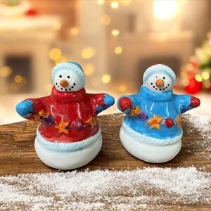Vintage HomeTrends Festive Snowman Salt and Pepper Shaker in Red and Blue